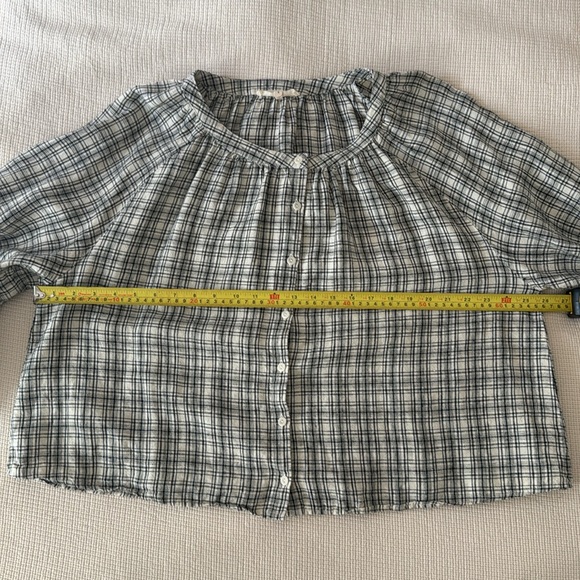 Great condition 100% linen top by Canadian designer Gillian Stevens - Picture 7 of 8